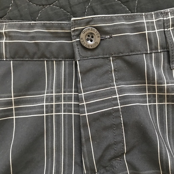 Quicksilver Boys Shorts - Picture 3 of 4